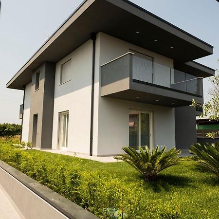 Marali Lake Apartments Desenzano del Garda Bagian luar foto