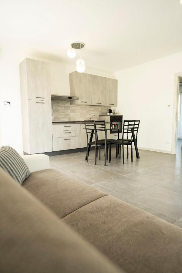 Marali Lake Apartments Desenzano del Garda Bagian luar foto