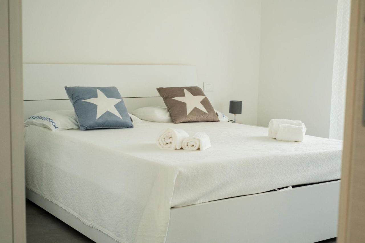 Marali Lake Apartments Desenzano del Garda Bagian luar foto