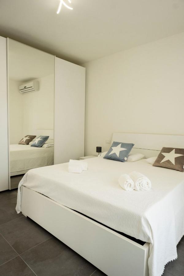 Marali Lake Apartments Desenzano del Garda Bagian luar foto