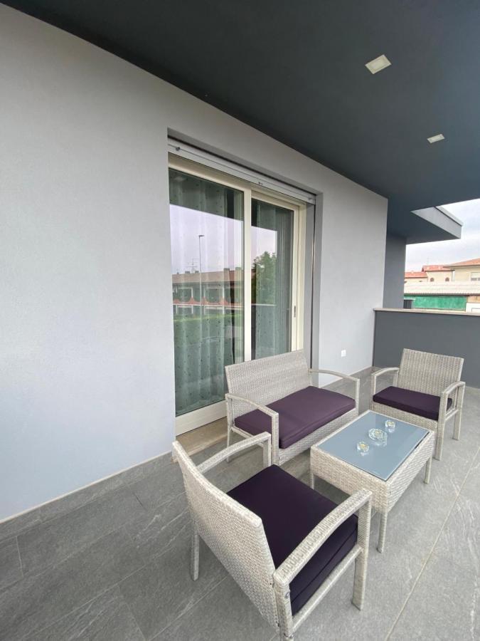 Marali Lake Apartments Desenzano del Garda Bagian luar foto